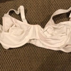 Fruit of the loom white woman’s bra new with tags 9501 49C COTTON COMFY NTW